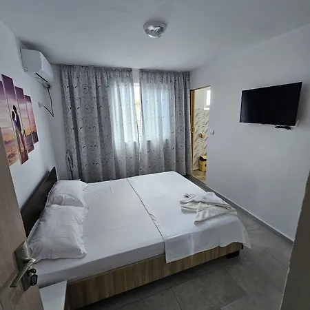 招待所 Sunshine Schitu